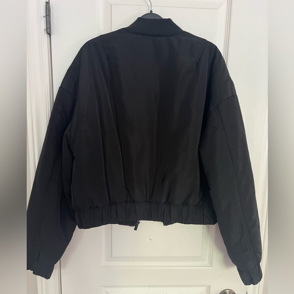 ALO Cropped BreakLine Black Bomber Jacket size Large - Picture 5 of 6